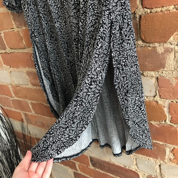 Long floral old navy tee - Picture 2 of 5